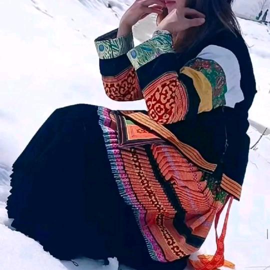 💙大山里苗族小媳妇蜡画杨艳