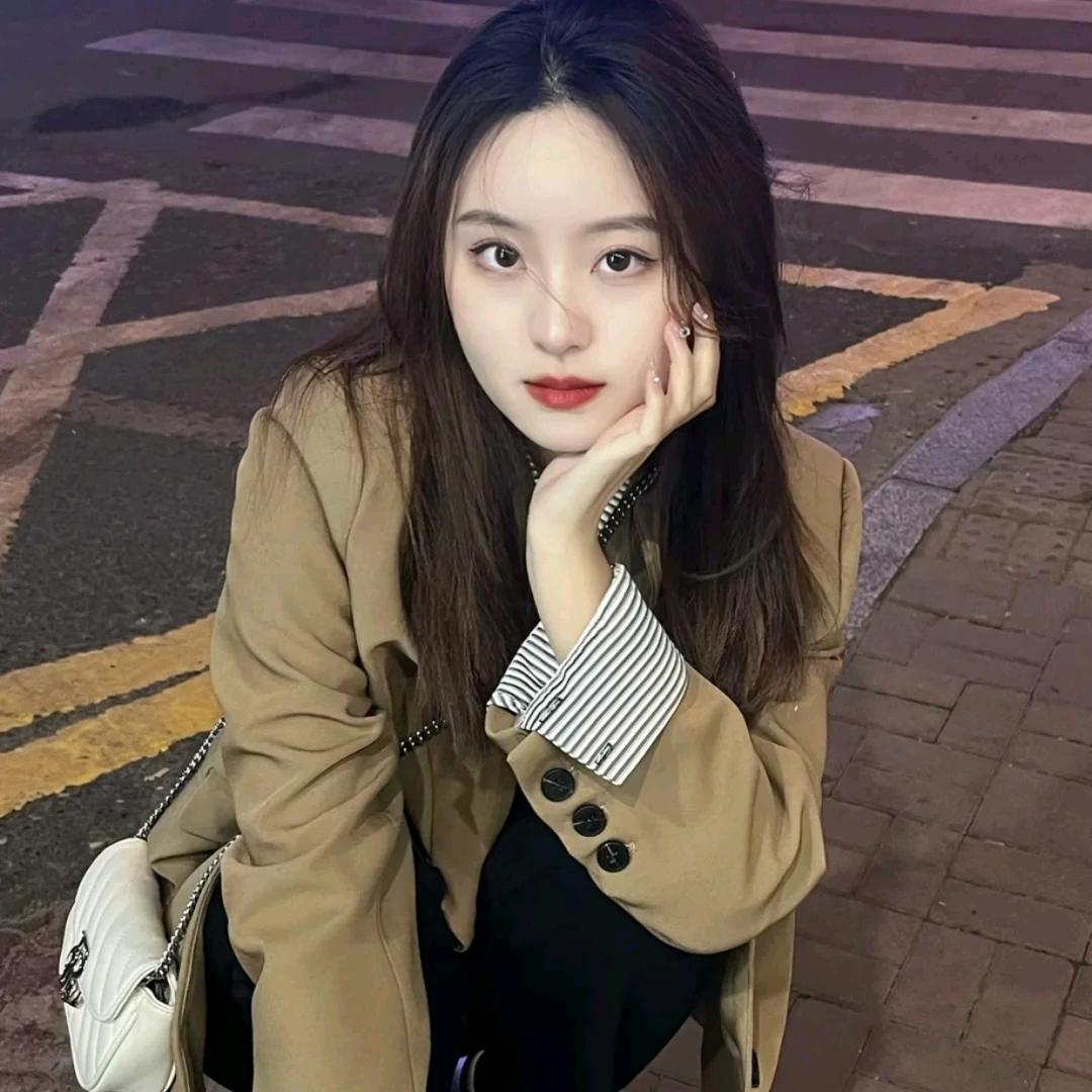 玲儿拍车