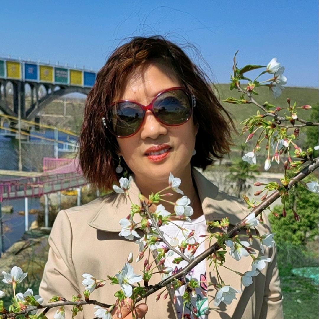 英子