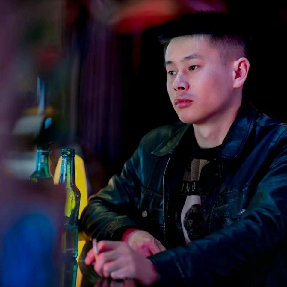 阿斌。