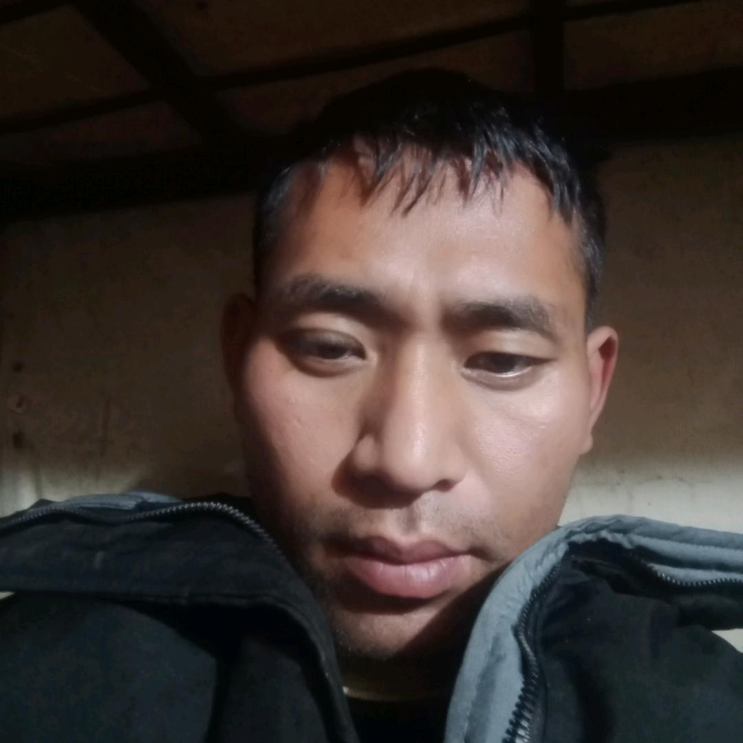 阿尔依铁