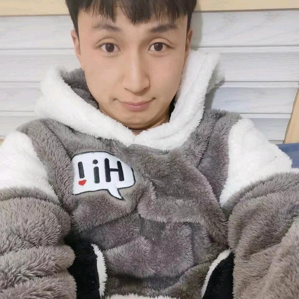发光的小地球
