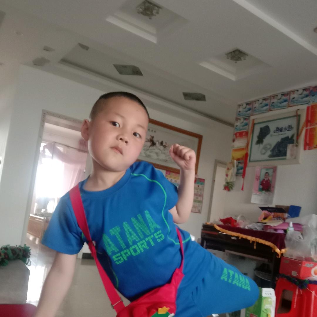 吕智博