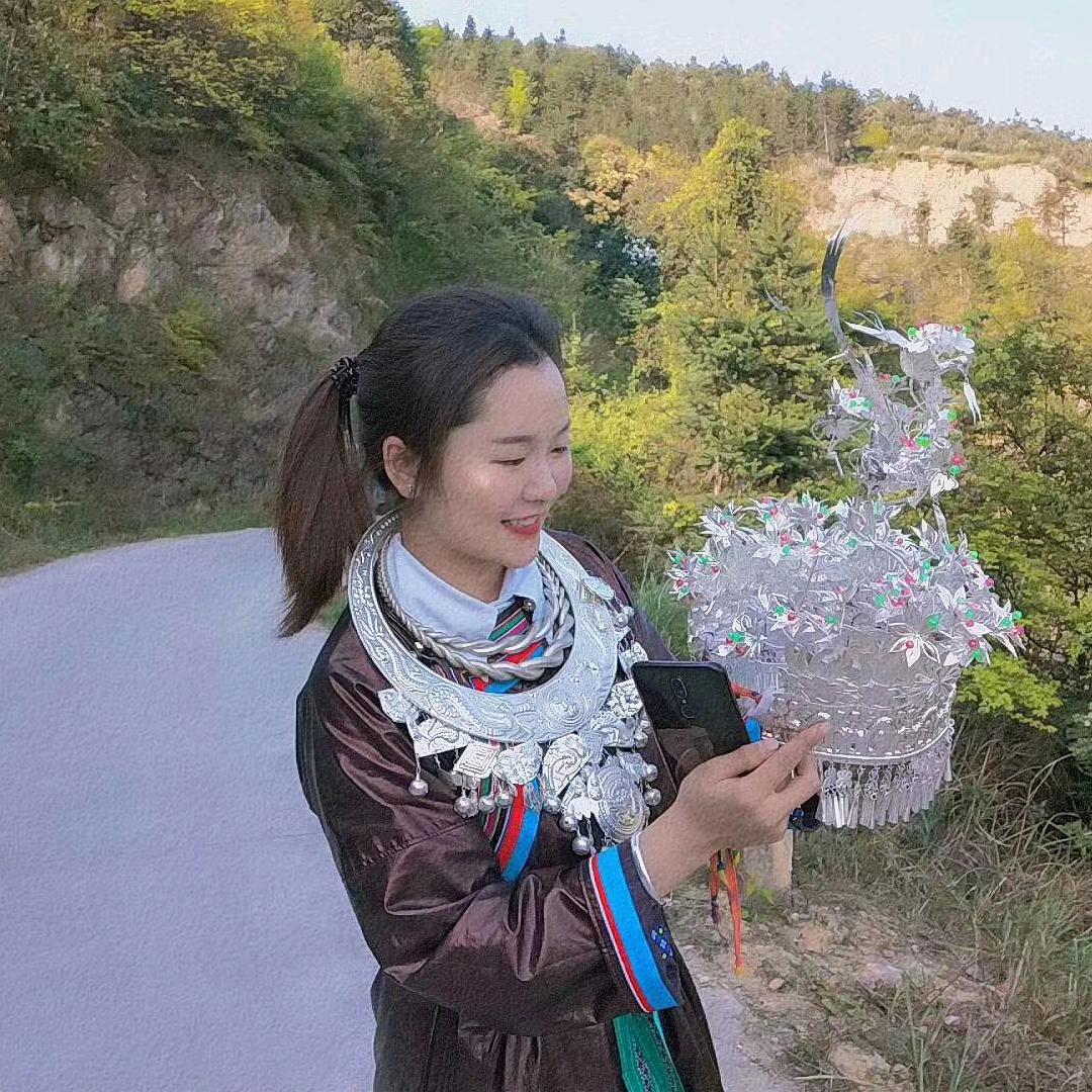 叫我小芳姐姐