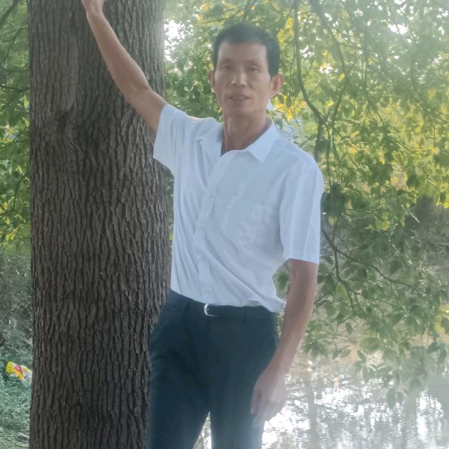 李伏贵
