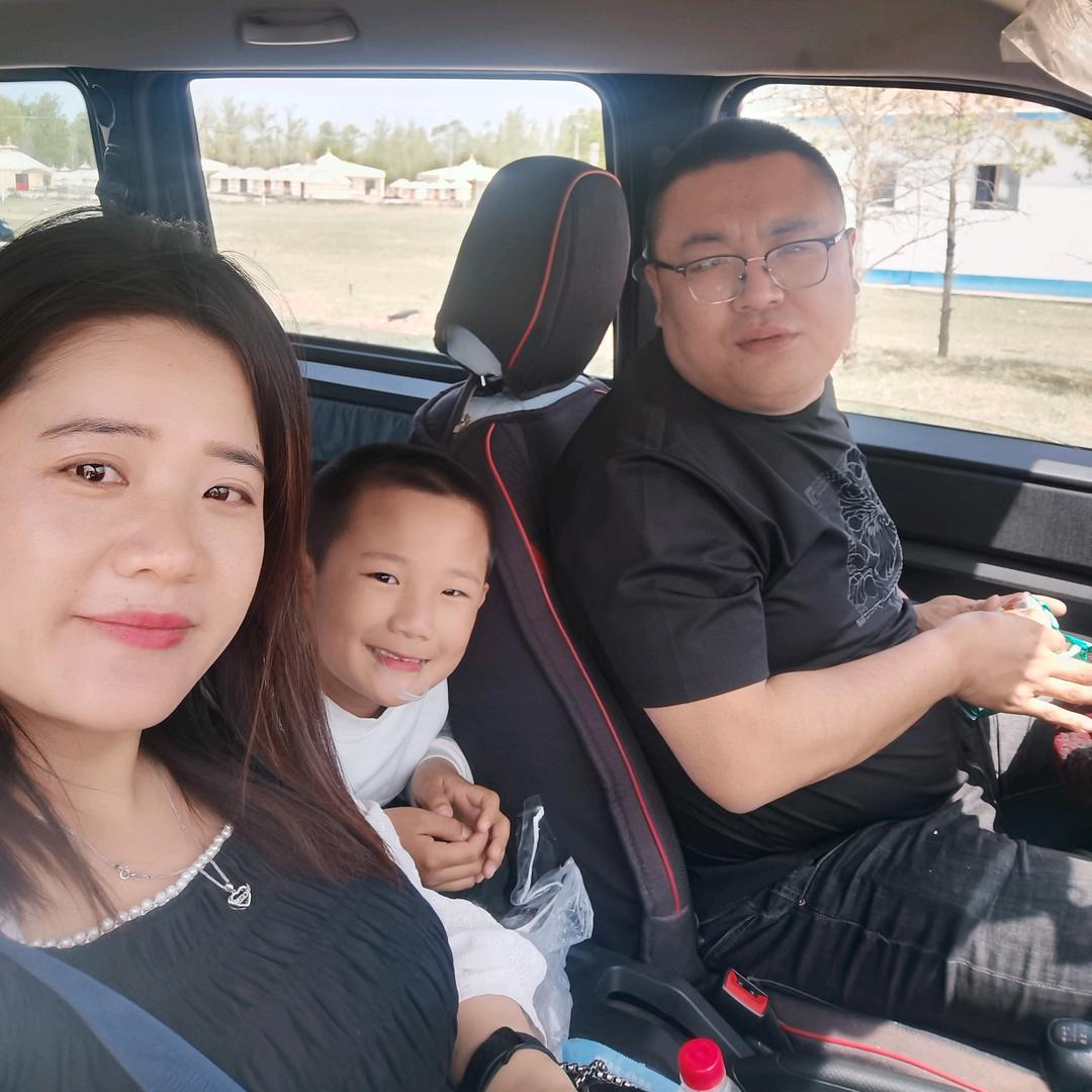 横山南大街未来星胡蓉蓉