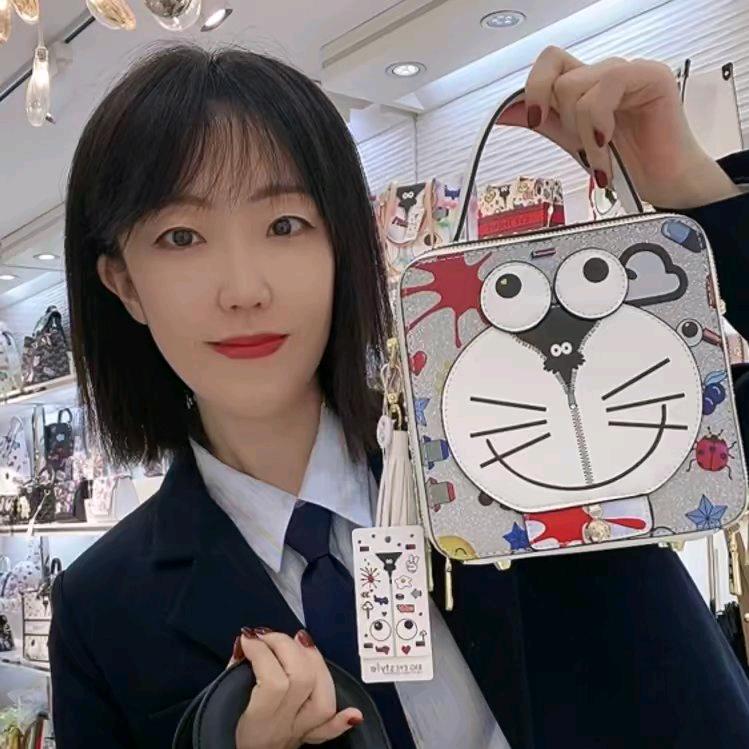 小田姐姐的包包