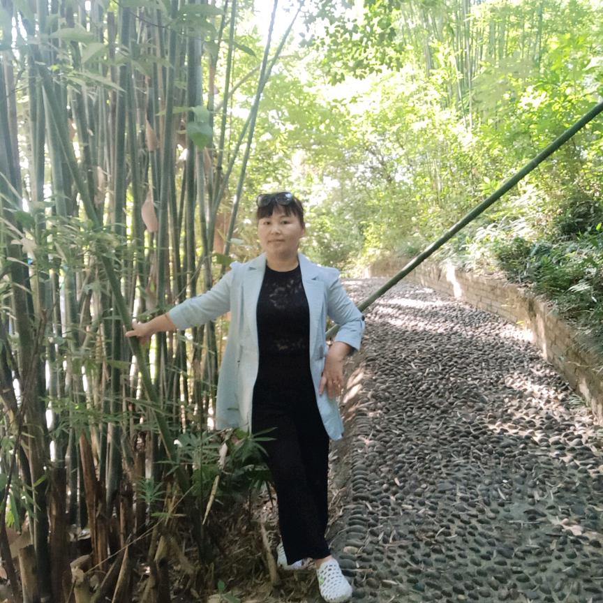 英英(