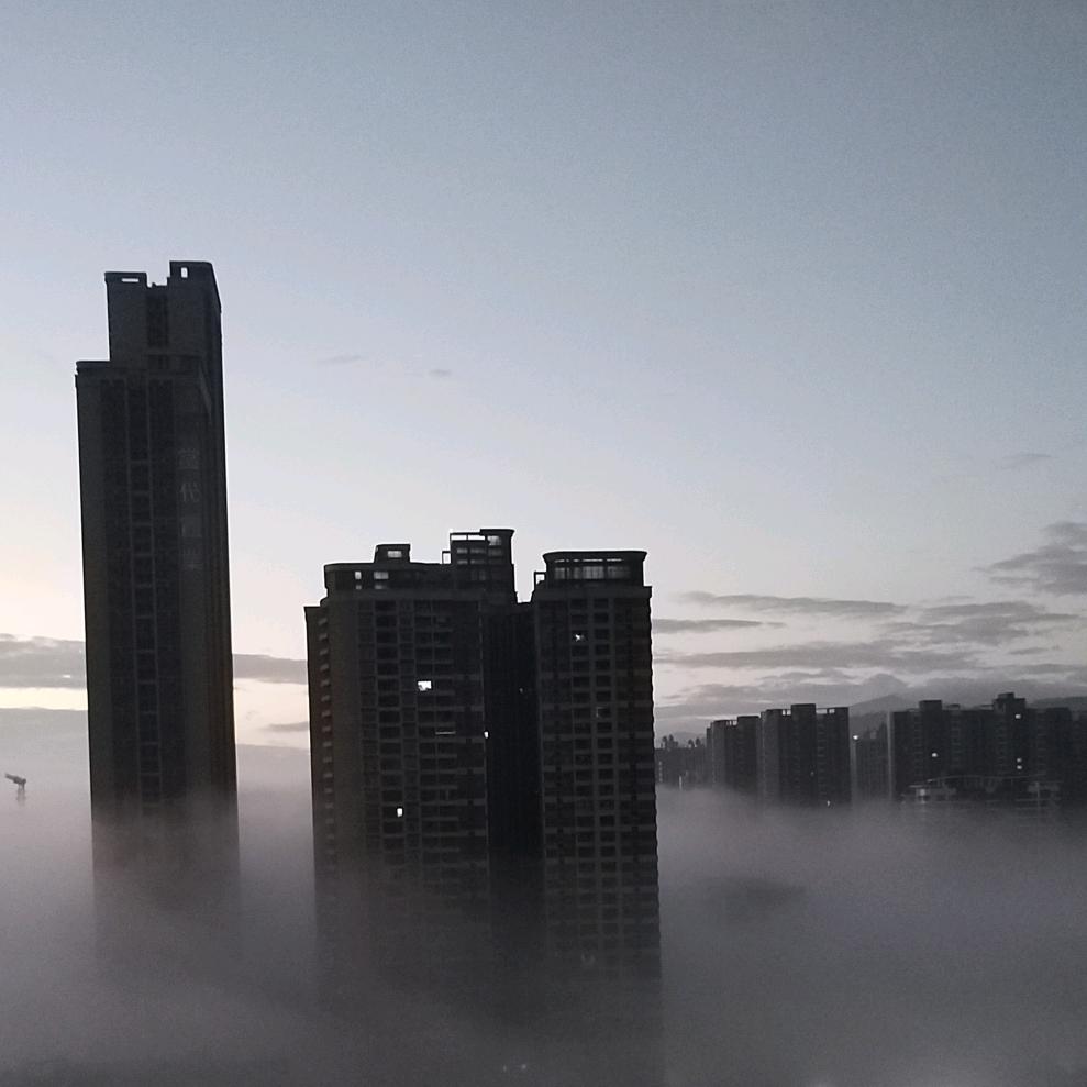 碧云湖畔