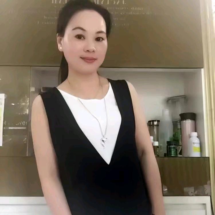 磬雨（杰奎琳内衣店）