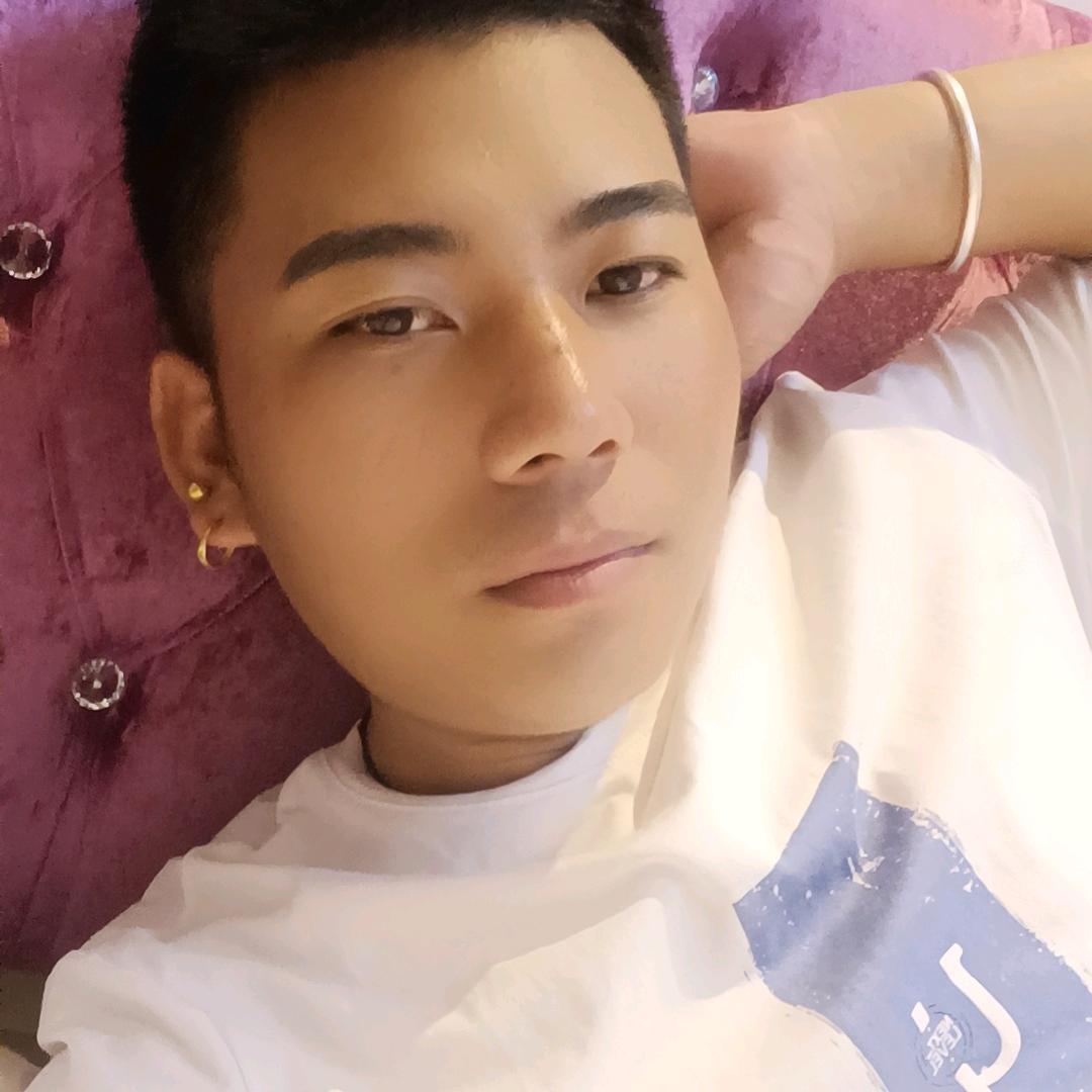 彜家小伙组团（罗小宝'）