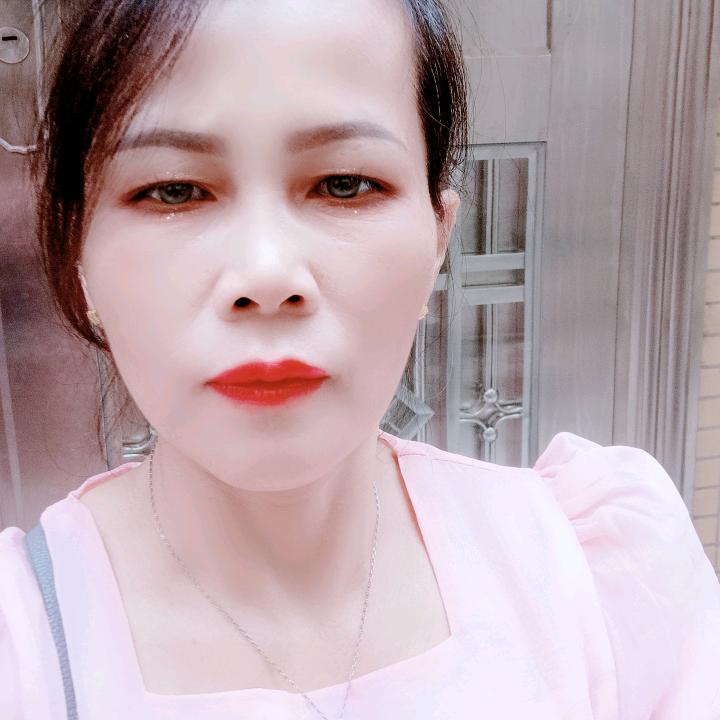 梅喜欢音乐爱唱歌