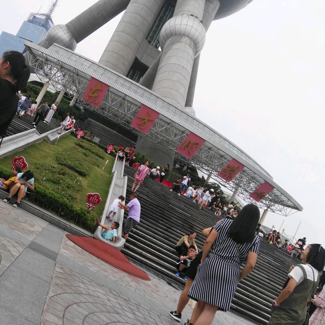 王哥来了。