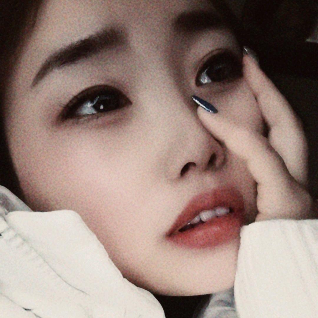 姑娘 咧开嘴笑