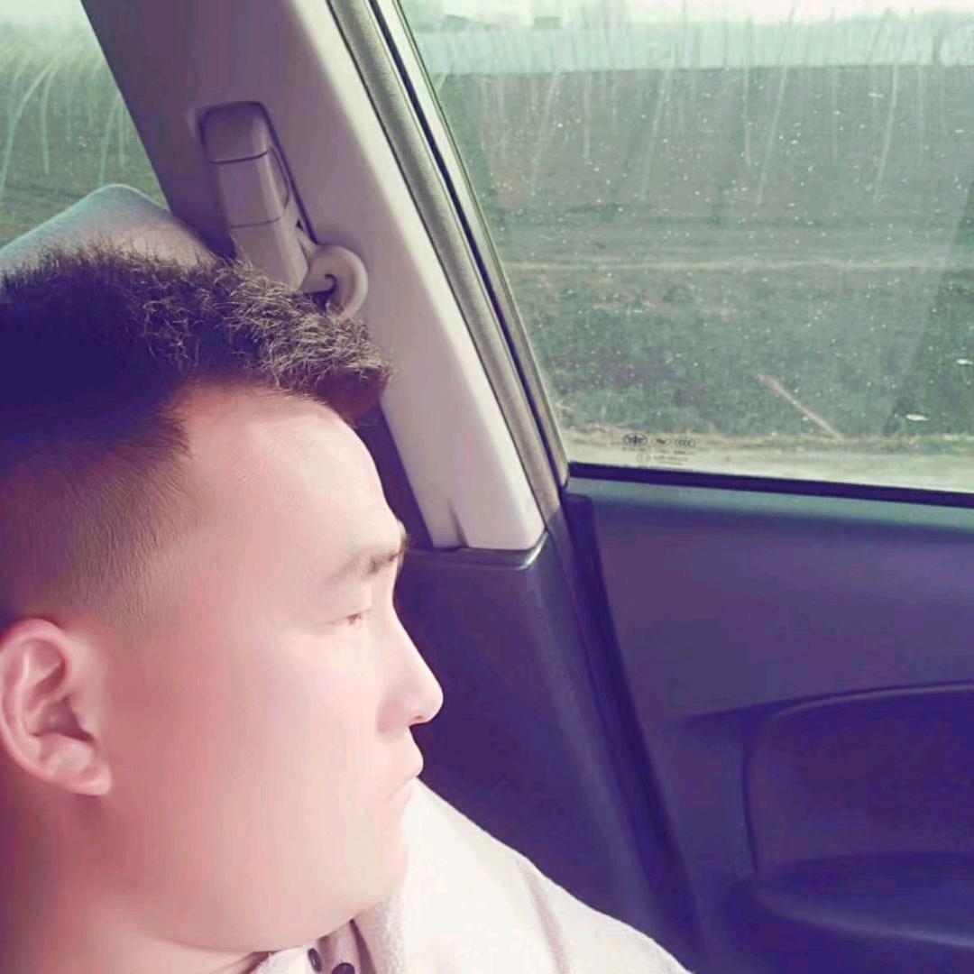 张鹏在农村(种美都西瓜)