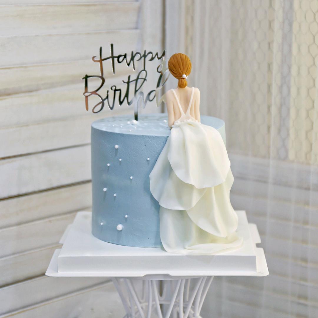 做蛋糕的“小姐姐”