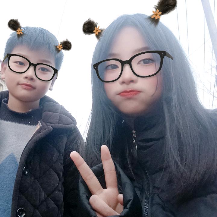 张芸