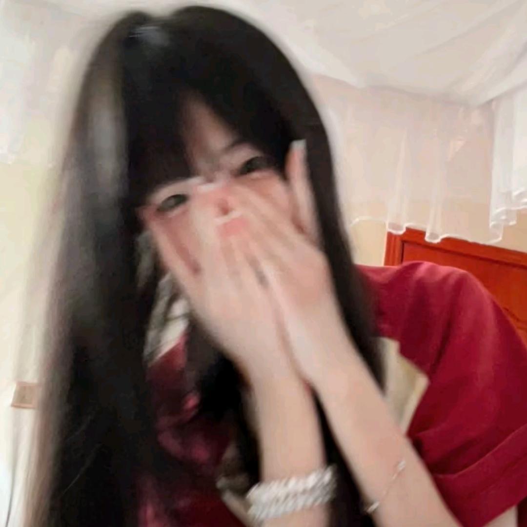 小洛.^