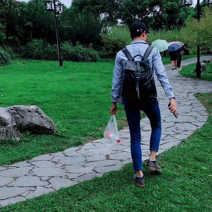 骑着狼去放羊🐑