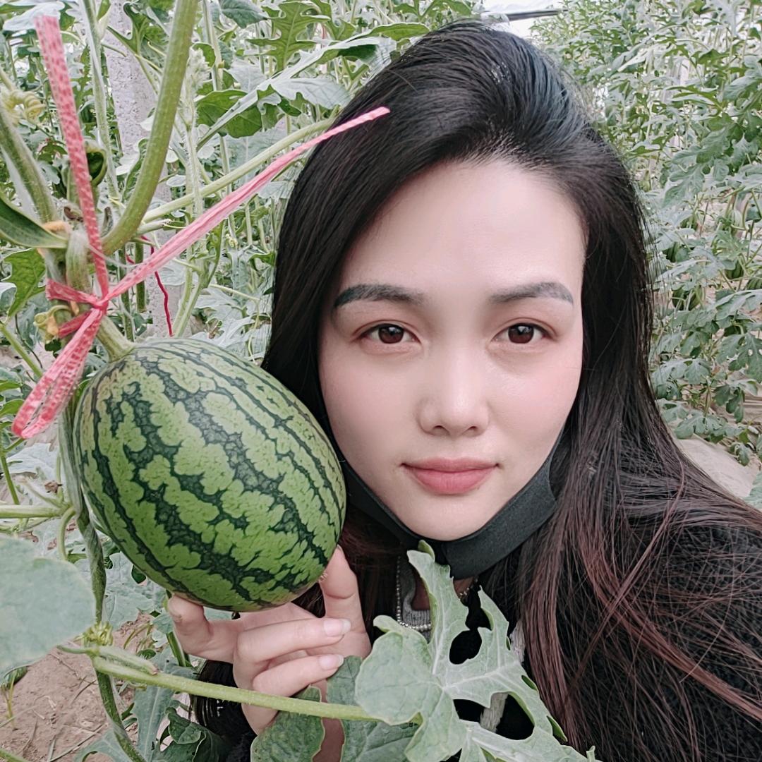 卖小吊瓜的倩児