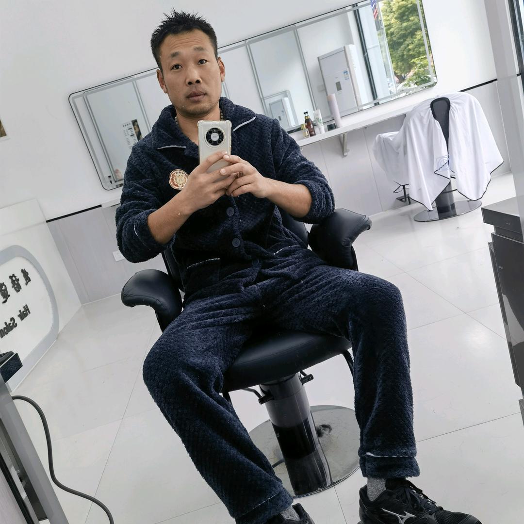 港城机械 | 挖机维修 | 破碎锤维修