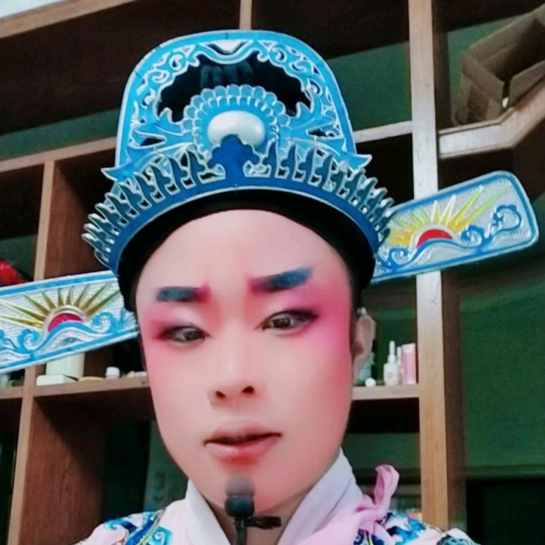 汨罗市星光大道花鼓戏剧团团长黎谦