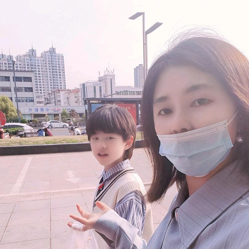社恐的轩同学