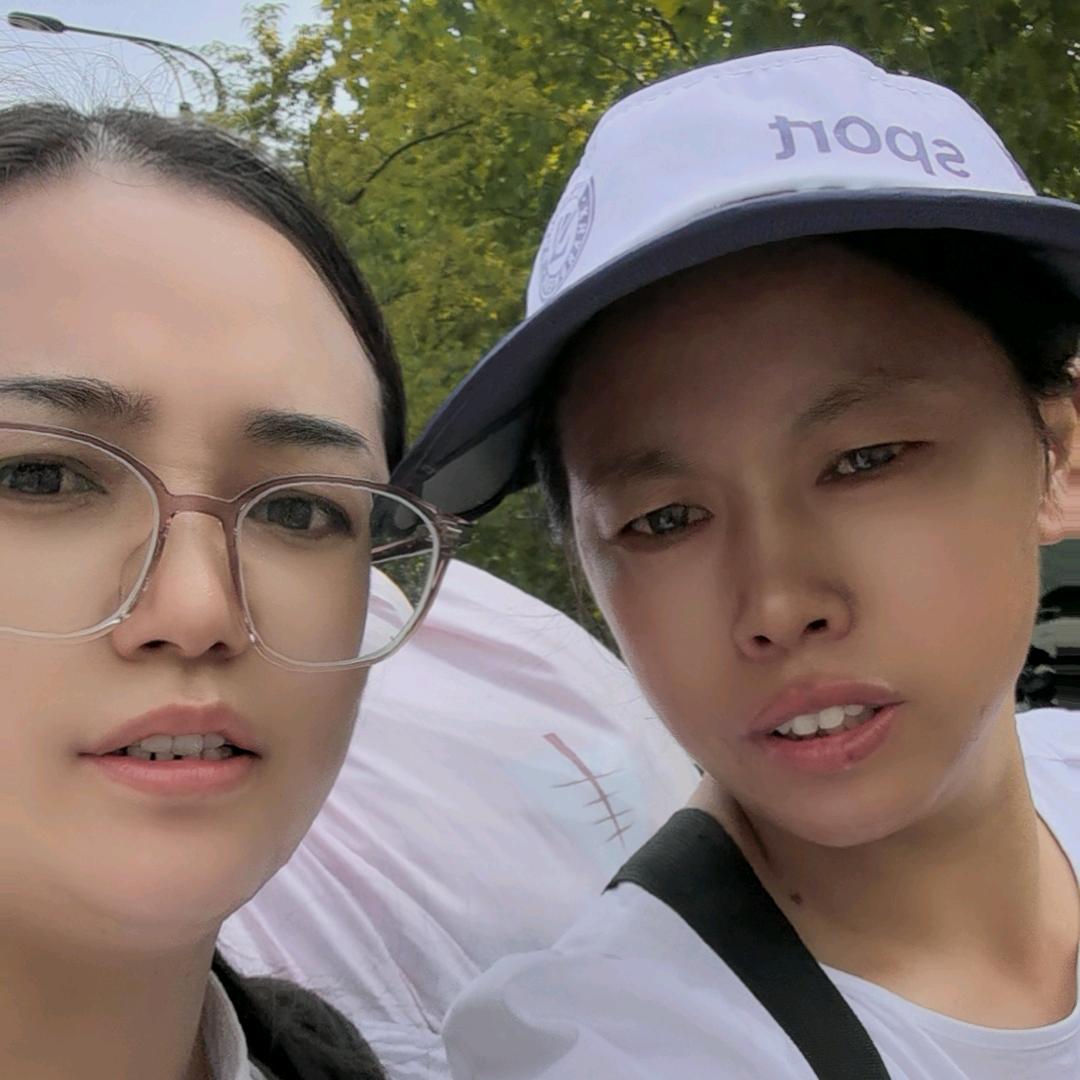 收旧衣服的姐妹花（泗洪）