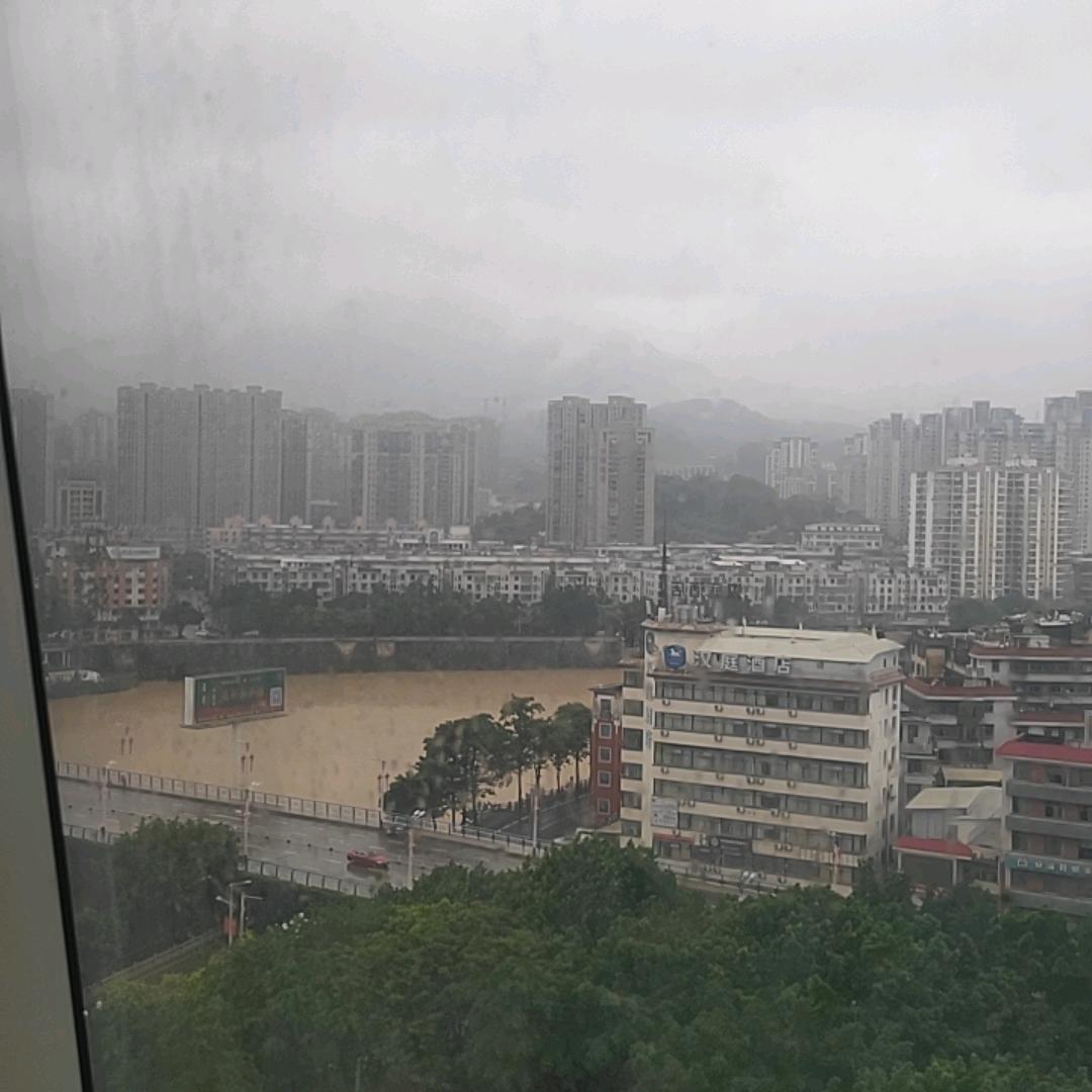 燕凤鞋帽经营部