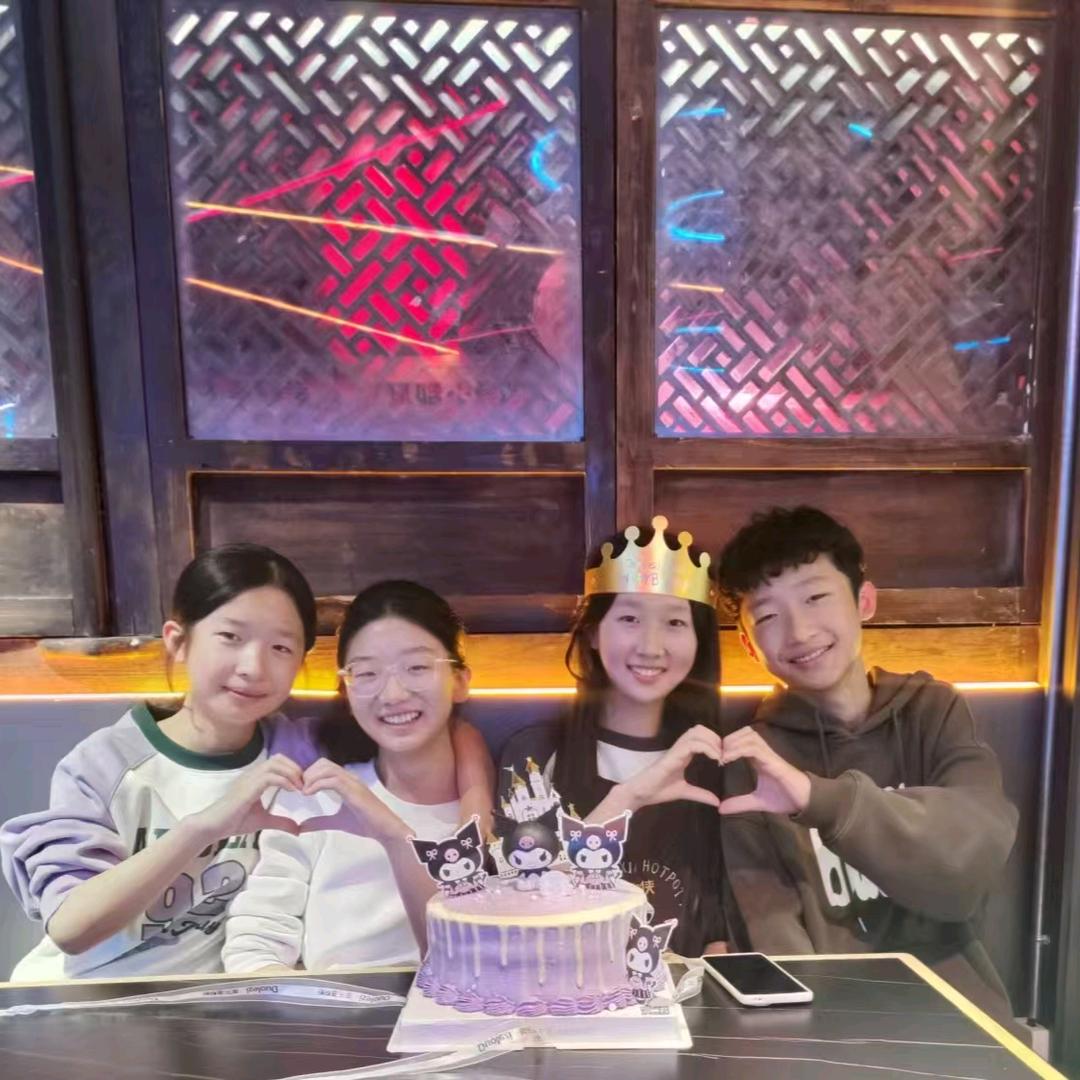 龙门商场蕾蕾男装