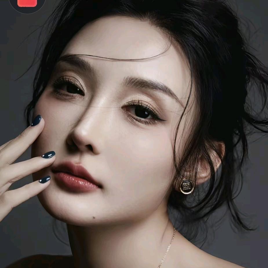 李予诺（精致穿搭）