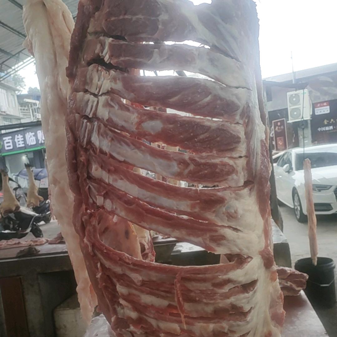 卖猪肉的邱大姐