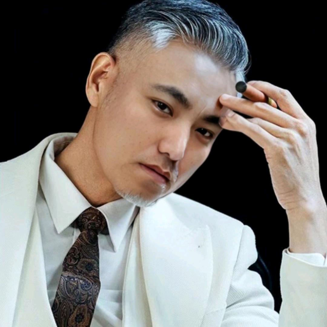 男孩女孩𝐂𝐈𝐓𝐘 𝐂𝐋𝐔B