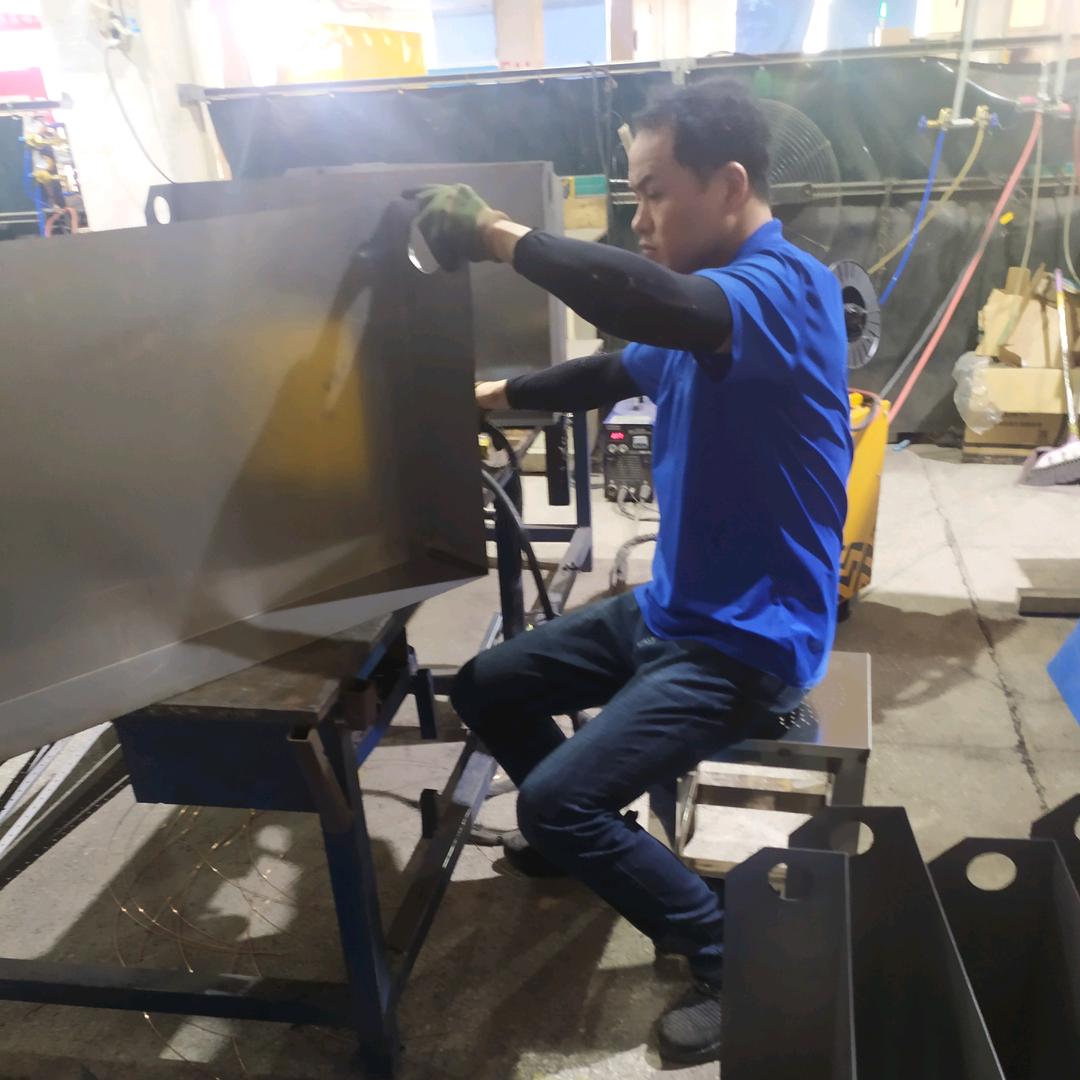 鼎鹏焊工