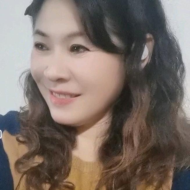 此处略去三个字…