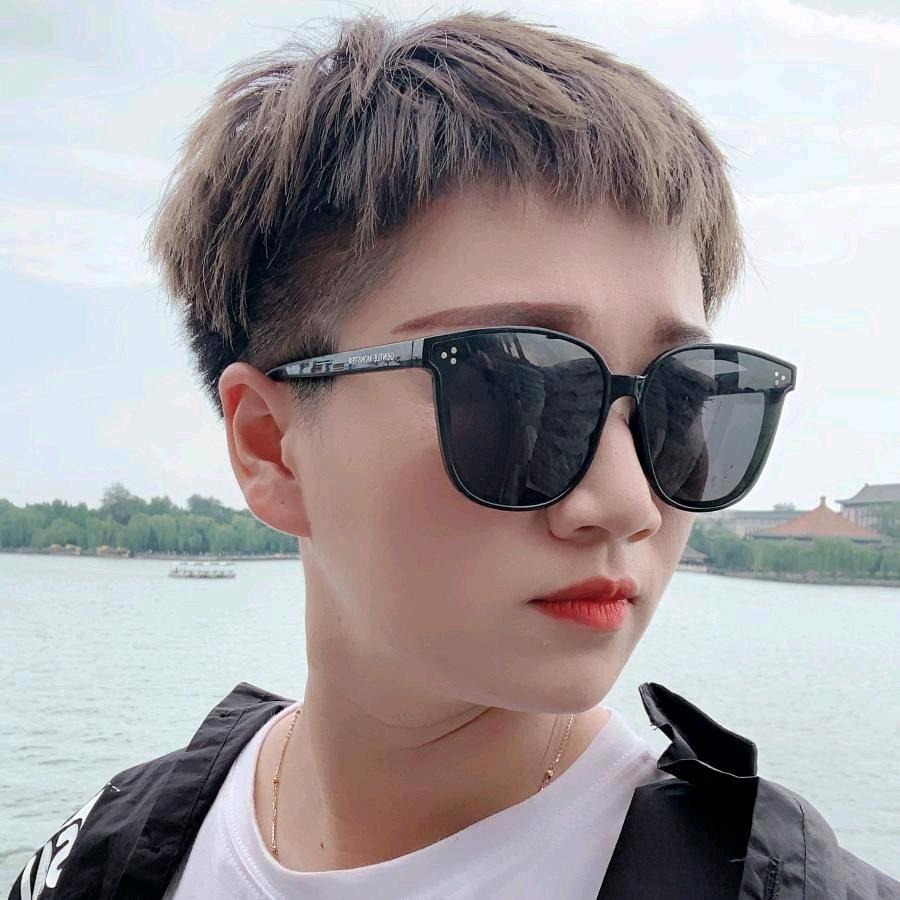沈丘九号公馆男女装李瑞