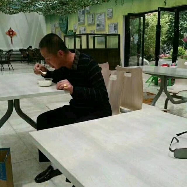 眼镜  哥