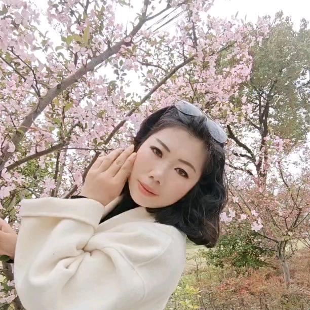 七彩英姿