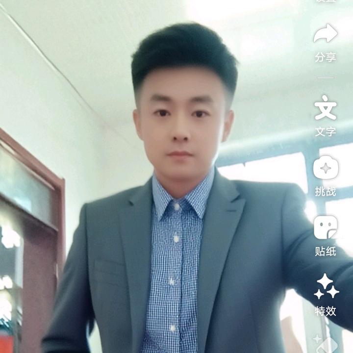 讨厌酒的味道丶却喜欢上醉的感觉