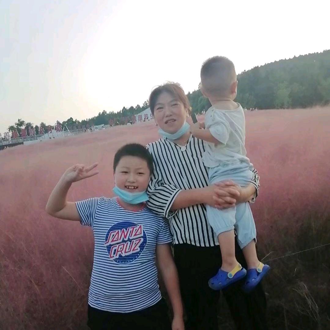 🍒微笑面对生活🍒(ಡωಡ)