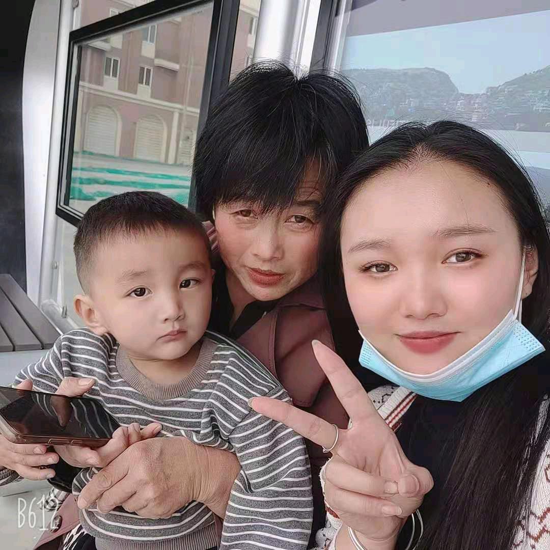 夏大姐🍇🍎🍍🍓🍒🍊