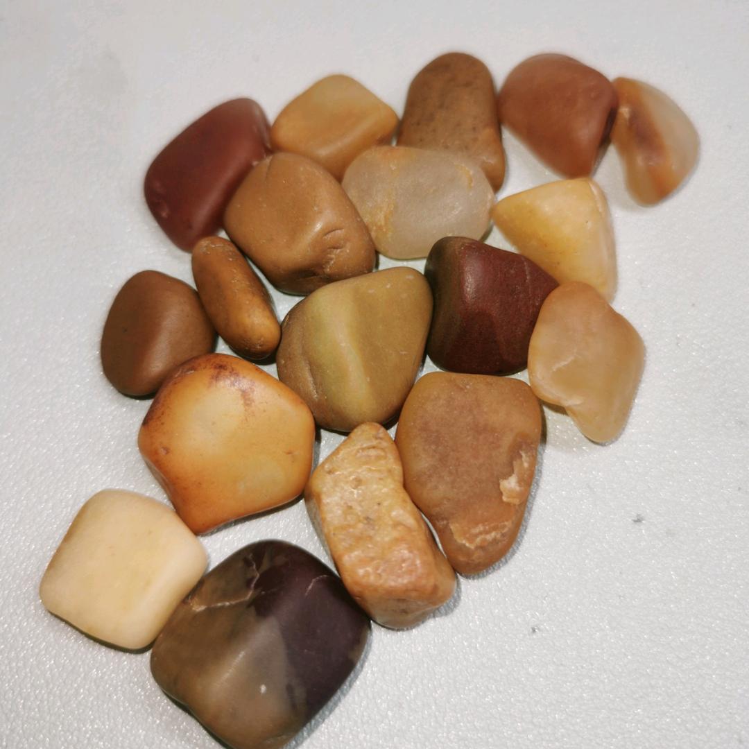 捡石头的咸阳人