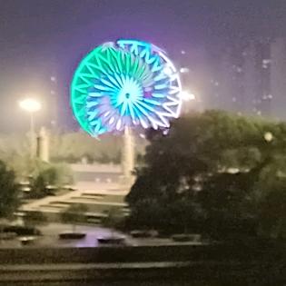 W抬头就是阳光