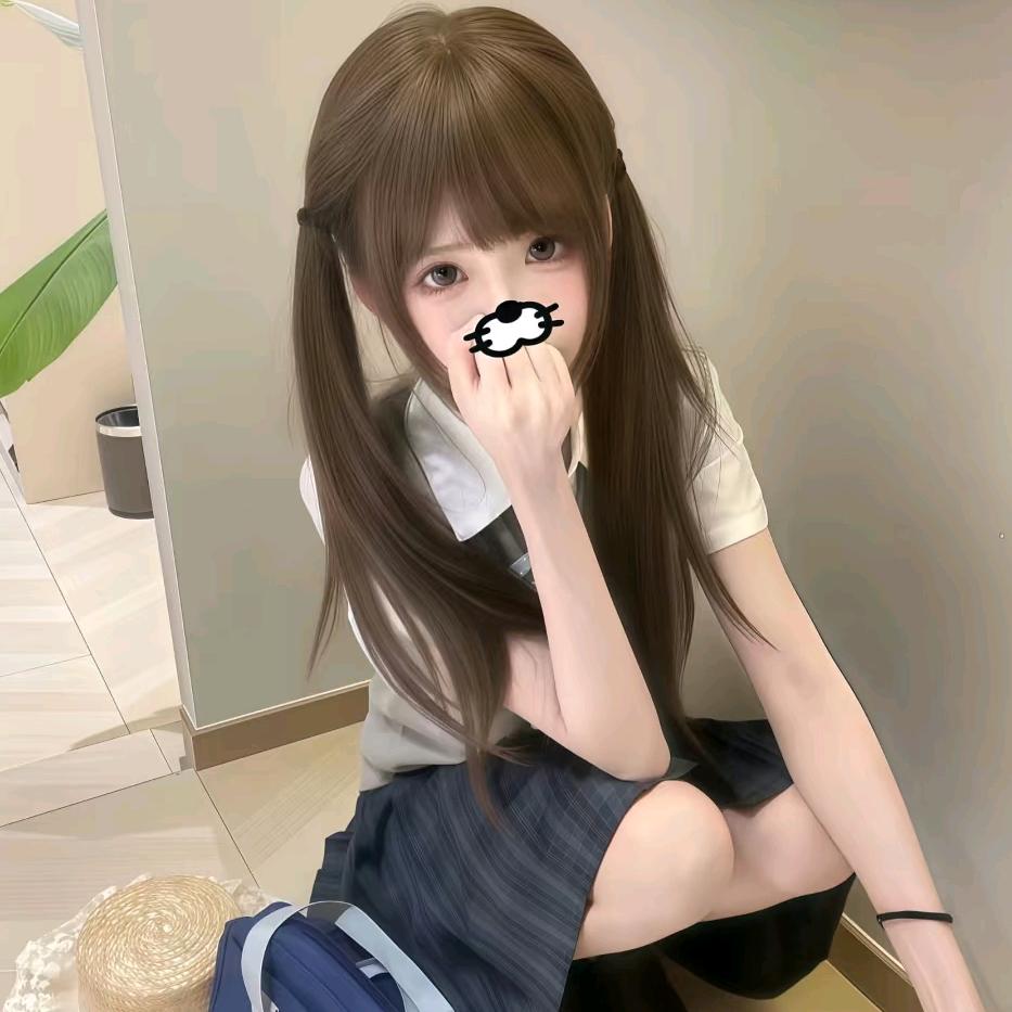 江露栀^