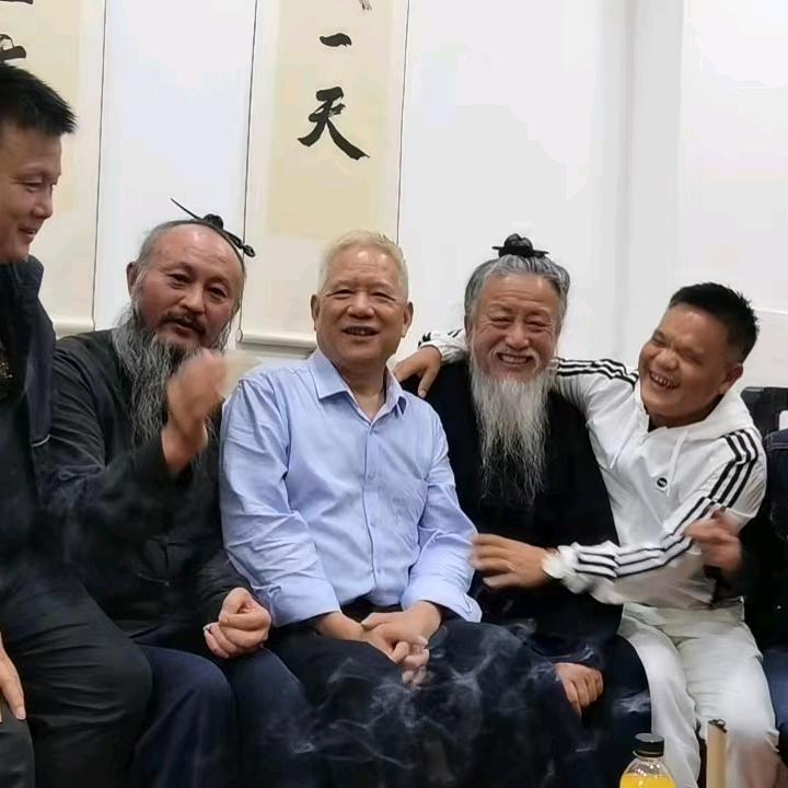 本地的明哥