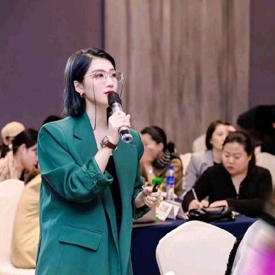 小雅老师助理阿伦