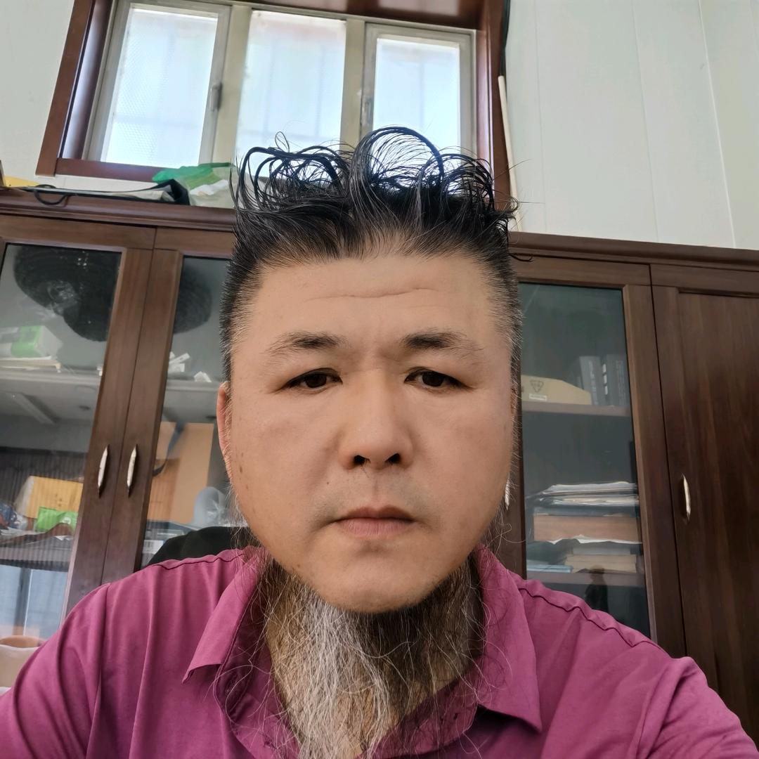 大胡子 （模板哥）