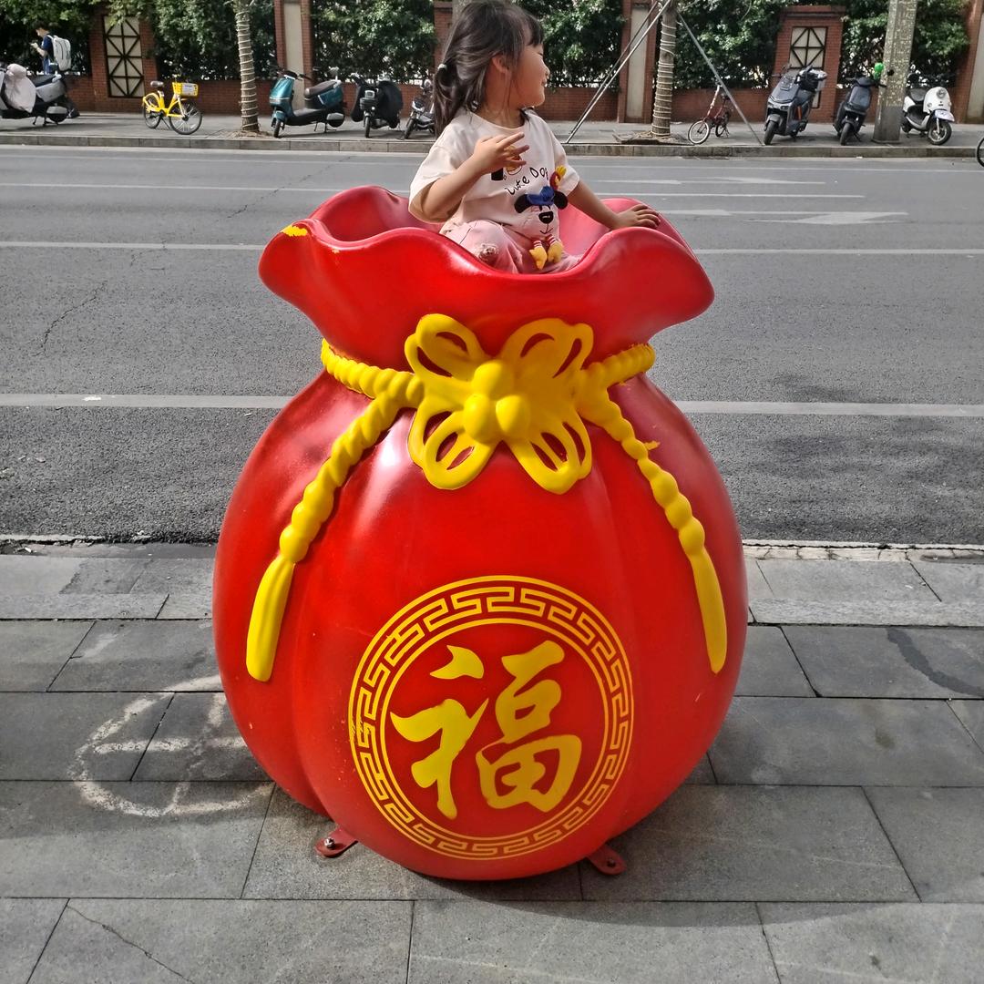 洞洞乐服饰厂家直销