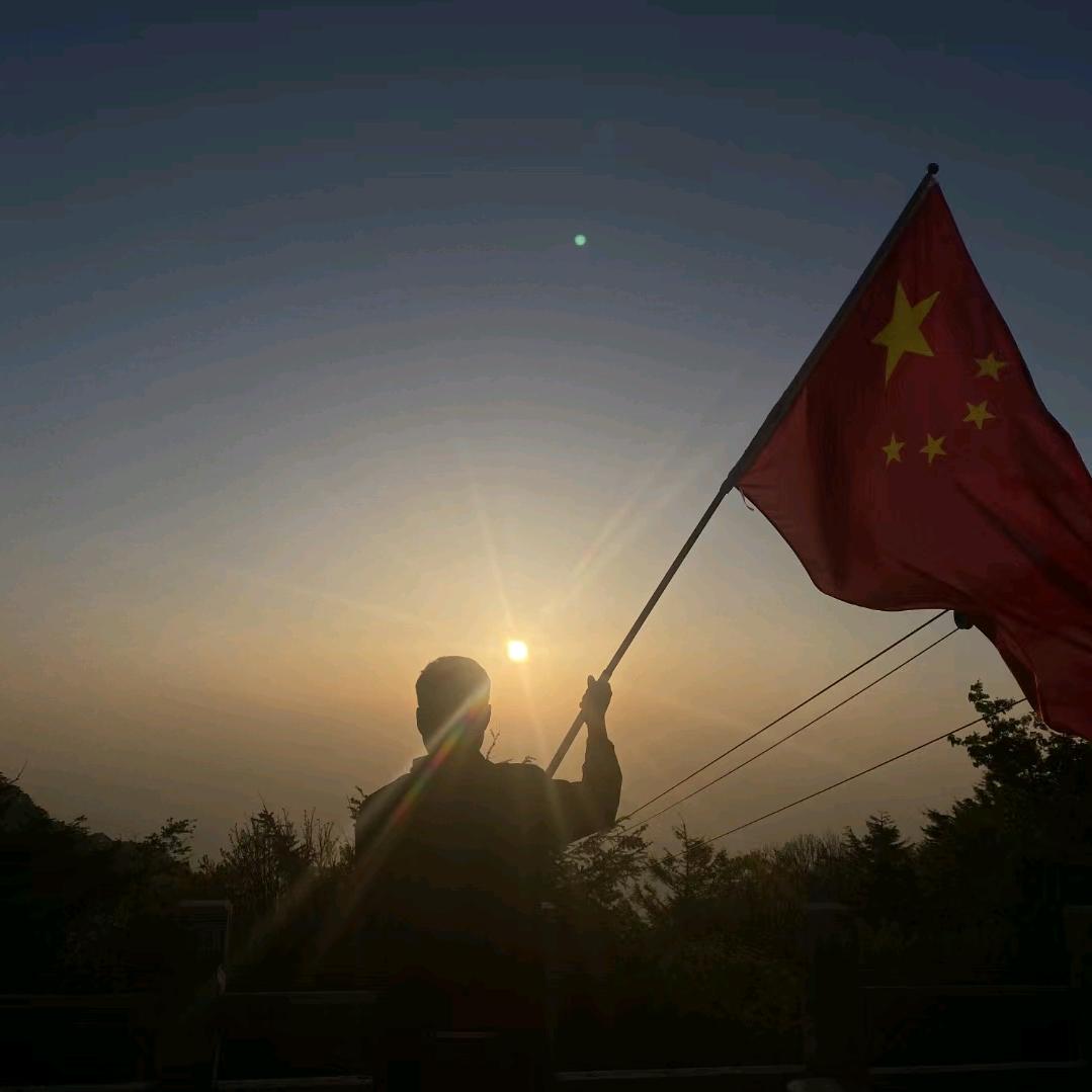 三岁敢逮蛇