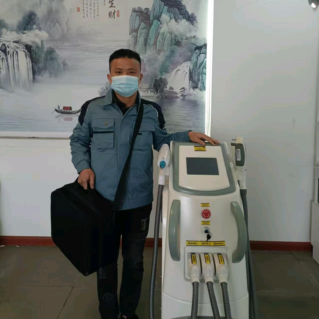 广州美容仪器维修：小梁